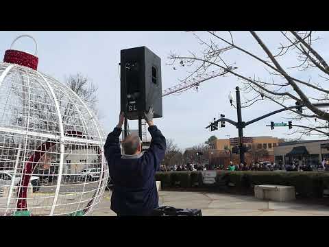 Sound system setup using a QU-16 for a city parade - Event Video 54