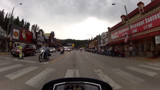 preview picture of video 'Sturgis Rally. A ride to Mt. Rushmore through Keystone, SD'