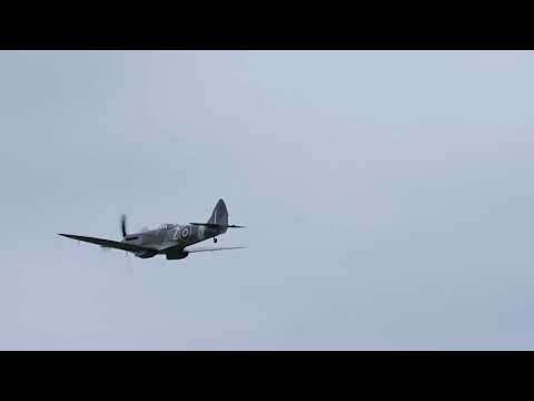 Spitfire Mk XVIII + P-51D Mustang - Heringsdorf Fly In 2019