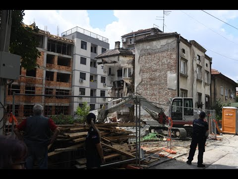 JEZIVE SCENE SA VRAČARA: Srušio se još jedan deo zgrade u Vidovdanskoj!