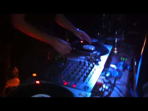 2takt @ Klub Powiększenie (Wideboys - UK Shakedown)