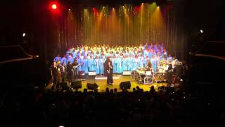 CeCe Winans &amp; Total Praise Mass Choir &quot;Waging War &amp; Forever&quot; - Live in Paris (France)