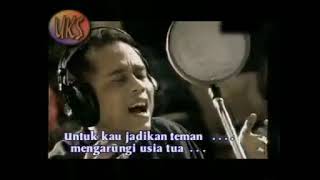 Download lagu UKAYS - Opera Cinta Buta mp3 Download lagu UKAYS - Opera Cinta Buta mp3