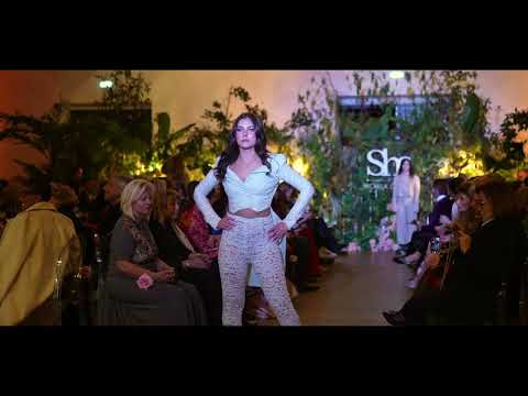 SHE, de Micaela Oliveira, homenageia a mulher