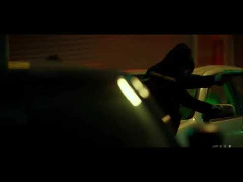 Black Lightning 4x02 - Lightning and Lynn Stop a Street Shootout