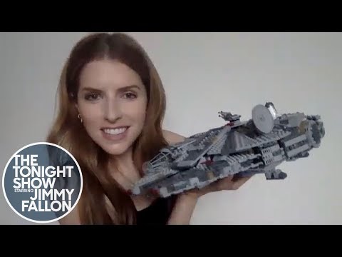 アンナ・ケンドリック、社会的な距離を置くレゴへの執着を明かす (Anna Kendrick Reveals Her Social Distancing Lego Obsession)