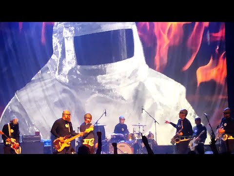 “Powdered Milk Man” 🚀✨ performed by The Aquabats with The Baron von Tito (Travis Barker) 4/7/18