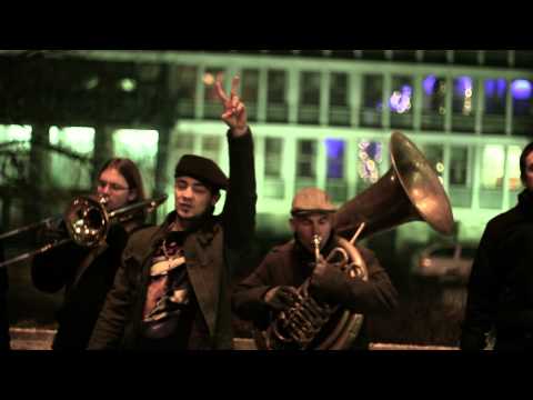 Mirko & BreakBeat Brass Band - Viva La Revolucion (Gverila klip)