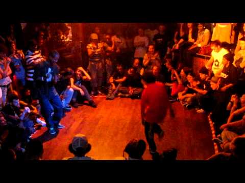 Tomo vs. Marcio - eighterfinal - Housedance UK, 2011
