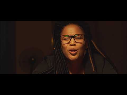 RL & Vanessa - Saquenme de Aqui (Video Oficial)