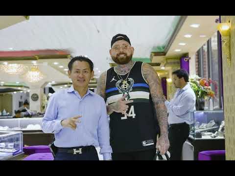 JOHNNY DANG iced out BOOSIE'S new artist JD Daigotti with $30K FLAWLESS Diamonds