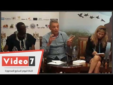 محمود حميدة يروى درسا تعلمه من يوسف شاهين فى صناعة السينما