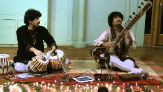 Indrajit Bannerjee - Raga Hemant in tintal and dhamar