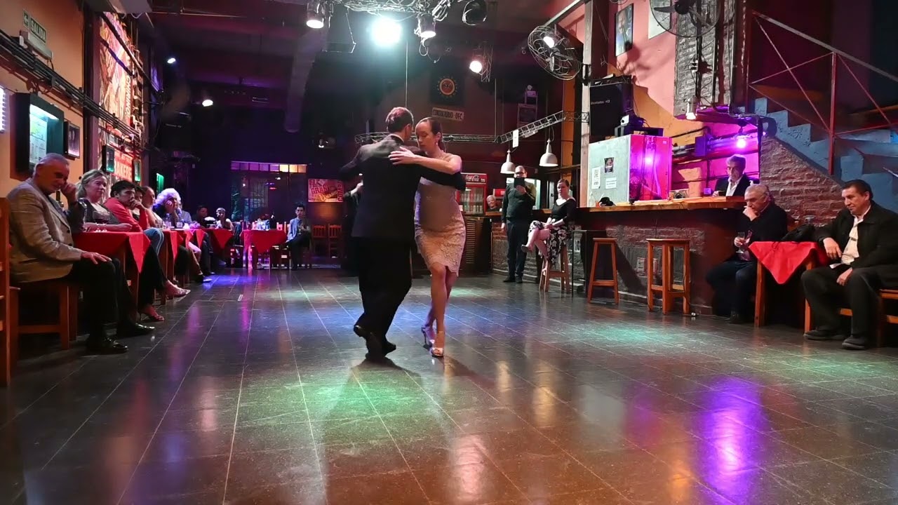Tango. Gustavo Rosas. Rebecca O'Laoire.Di Sarli Caro Tango. Abril 2023.Buenos Aires. Argentina.