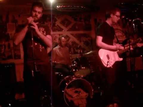 The Wednesday Club - She Eats Brains (Live @ The Victoria, Dalston, London, 05/05/13)