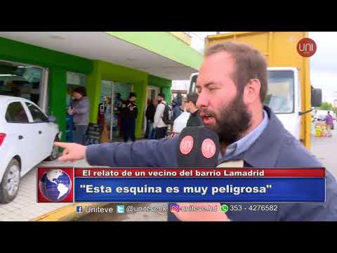 Terminó con su auto en el supermercado