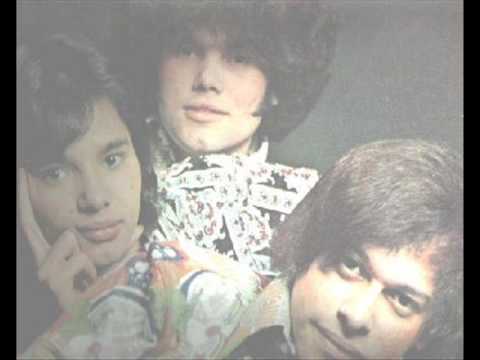 El Super Trio Tres Recuerdo