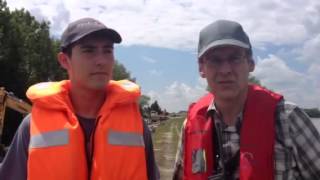 preview picture of video 'Hochwasser: Situation an den bedrohten Dämmen bei Osterhofen I pnp.de'
