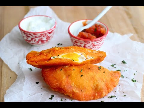 Arepa Filled with Egg (Arepa de Huevo)