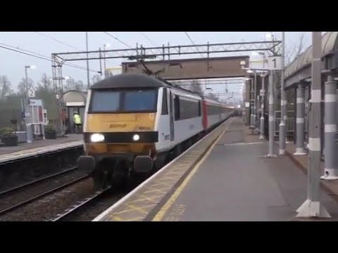 kelvedon 17/04/19 featuring class 90's and class 82 (DVT)