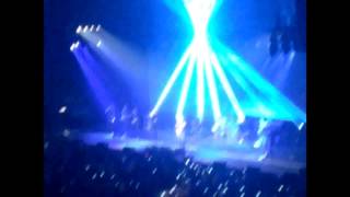 Alejandro SanZ - Intro del Concierto y El silencio de los cuervos