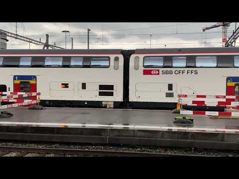 IR 75 SBB IC 2000, fährt ab Luzern ab in Richtung Konstanz
