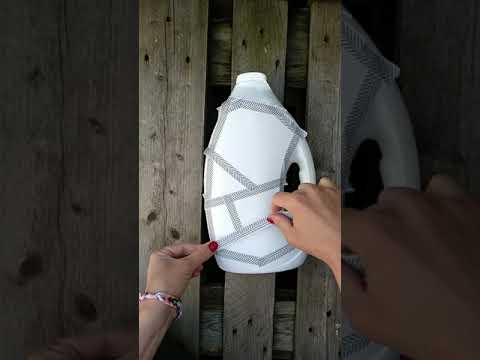 UPCYCLING. Gießkanne aus leerer Waschmittelflasche.