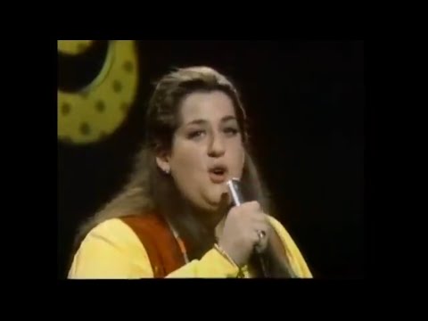 Cass Elliot - Make Your Own Kind Of Music (live)
