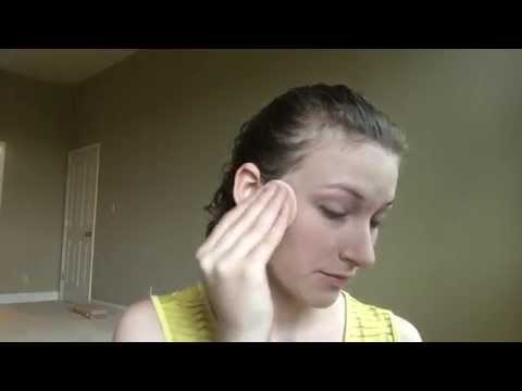 Applying Pressed Powder Sponge vs Brush