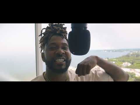 Frame James  Drop the mic 🎥 @sobe_media_305 #Miami