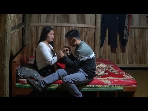 Duy Dong accompanies single mother Ly Ly Ly on a meaningful harvest day.