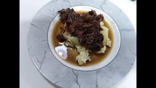 オーストラリアでポピュラーなスロークッカーで作るビーフチークワイン煮込み