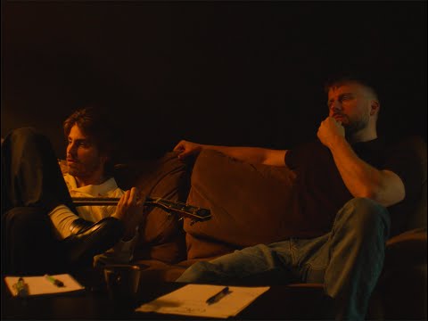 Tourist LeMC - Wie ft Maksim (lyric video)