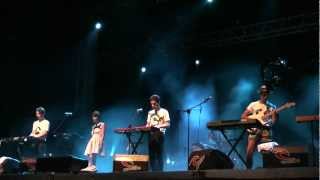 LA FEMME   ANTITAXI ET SUR LA PLANCHE BIARRITZ