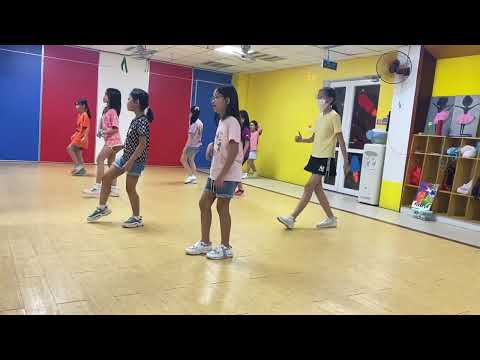 Pa Que Sude (Gonna Make You Sweat/Chosen Few Mix) Được xác nhận quyền sở hữu bởi: UMG