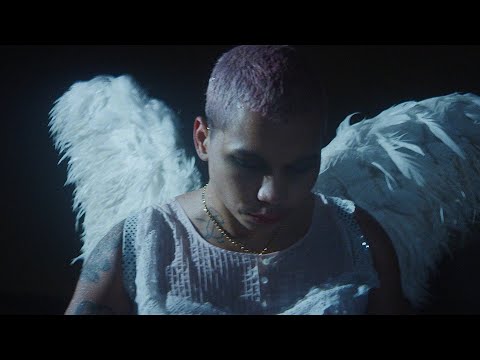 Chris Abolade, Amara - Skrubbsår og Skallebank (Kortfilm)