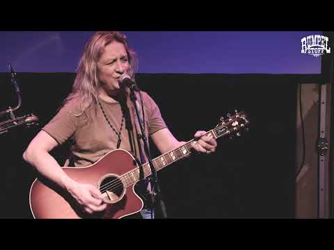 Rumpelstoff Trailer C03