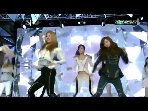 111103 - SNSD - The Boys @ Mnet 2011 Style Icon Awards