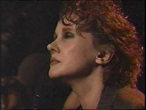 Diane Dufresne - Cendrillon au coton - Détournement majeur  (1993)  Musique Plus  " En Ligne "