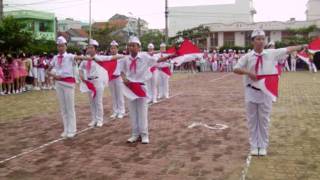 preview picture of video 'Phần thi Semaphore của Liên đội trường THCS Lương Thế Vinh  -Phú Yên'