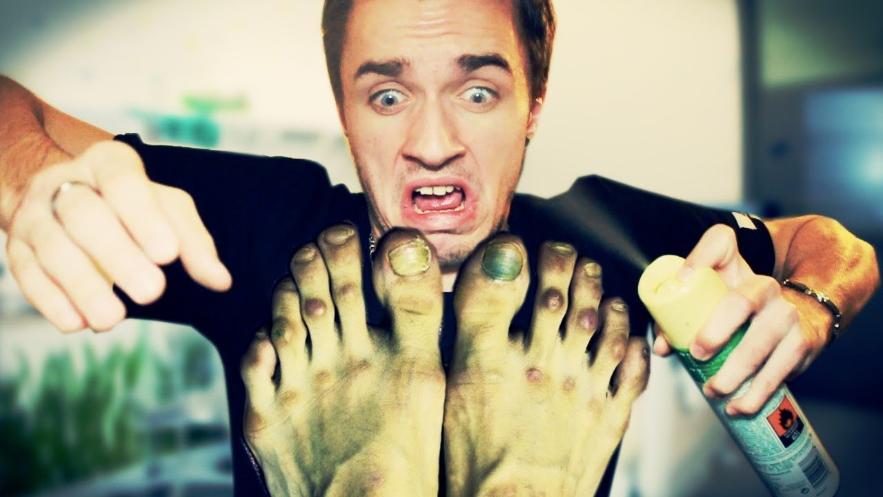 UN PETIT MASSAGE DES PIEDS ? - Happy Wheels 3 thumbnail