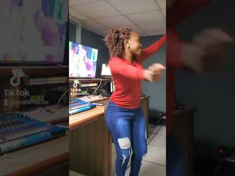 Cheche performing Ben Bii Torokiat Song