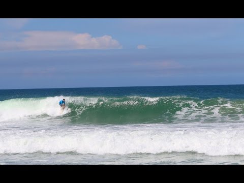 Sunny surf session at Spanish House