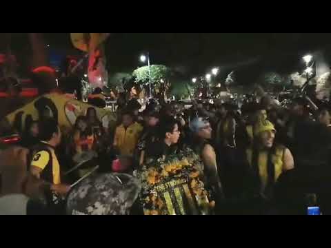 "Caravana de la Ultra Sur Sucre por el Día del Hincha Stronguista 2018" Barra: La Gloriosa Ultra Sur 34 &bull; Club: The Strongest