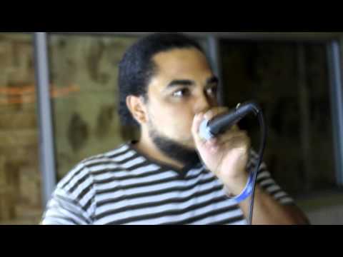 iEvolveTV: Crackbone vs Musical Mammal (BeatBox)