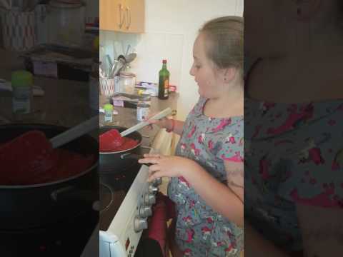 Cooking spaghetti Bolognese with tagliatelle but here goes anyway😂😆😁