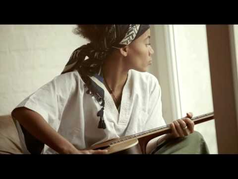 Nneka - Walking