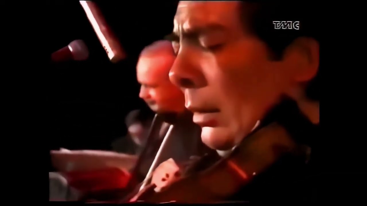 "Milonga del Angel". Astor Piazzolla Quintet . Festival de Jazz de Montreaux, Suiza. Julio de 1986.
