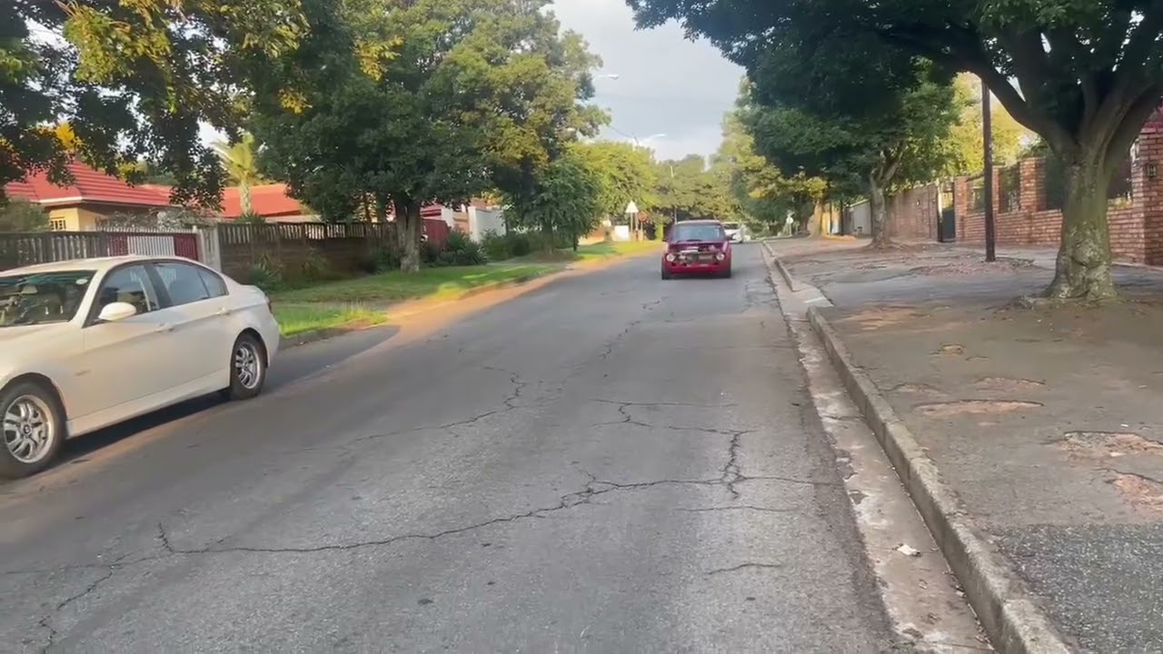 Tiaan’s red golf (test driving2)