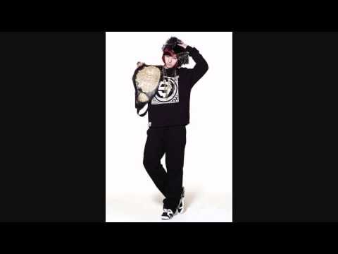 Glam Comeback Photos!